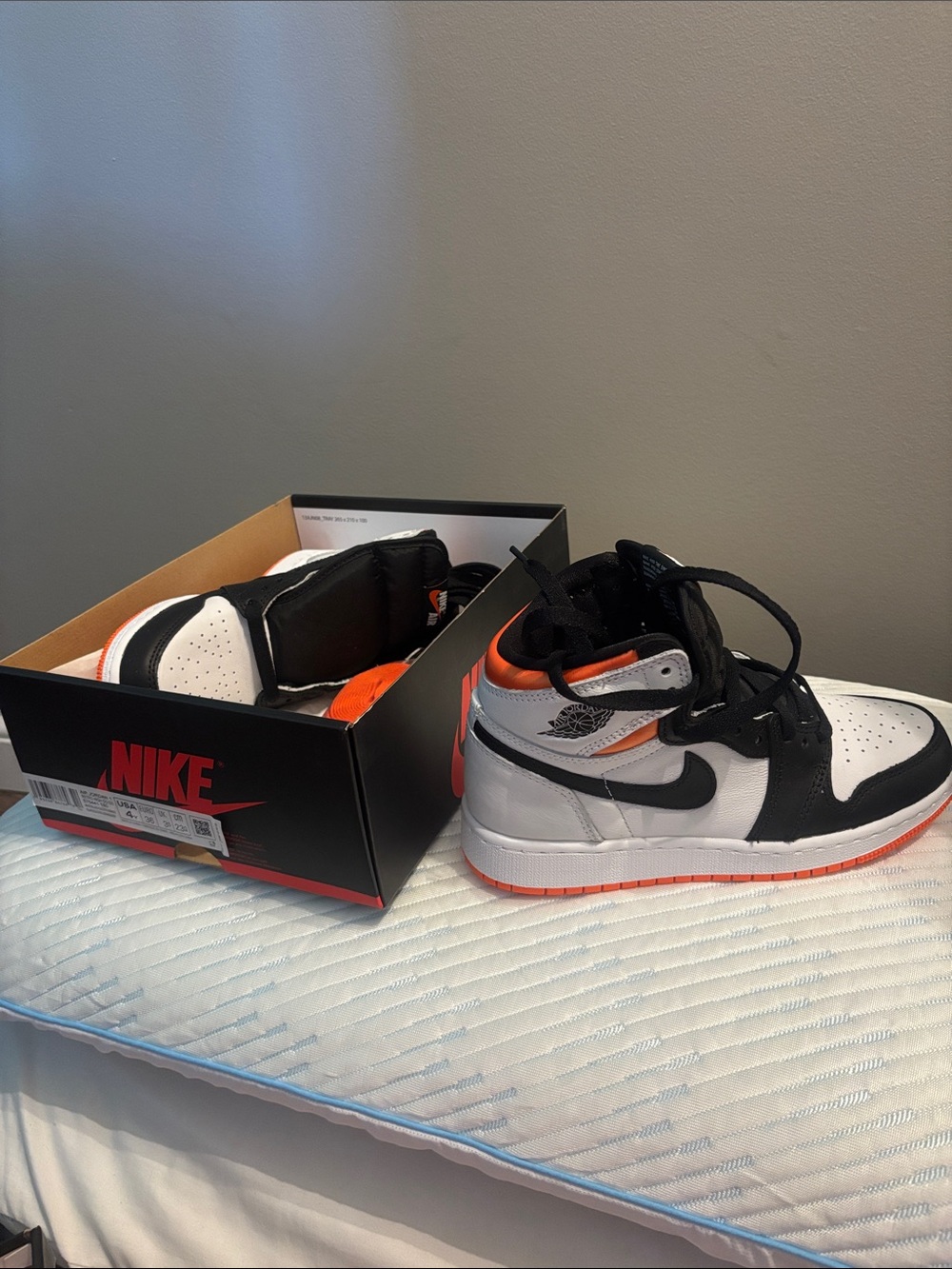 Nike Air Jordan 1 retro high og Black Orange White Accent Sneakers